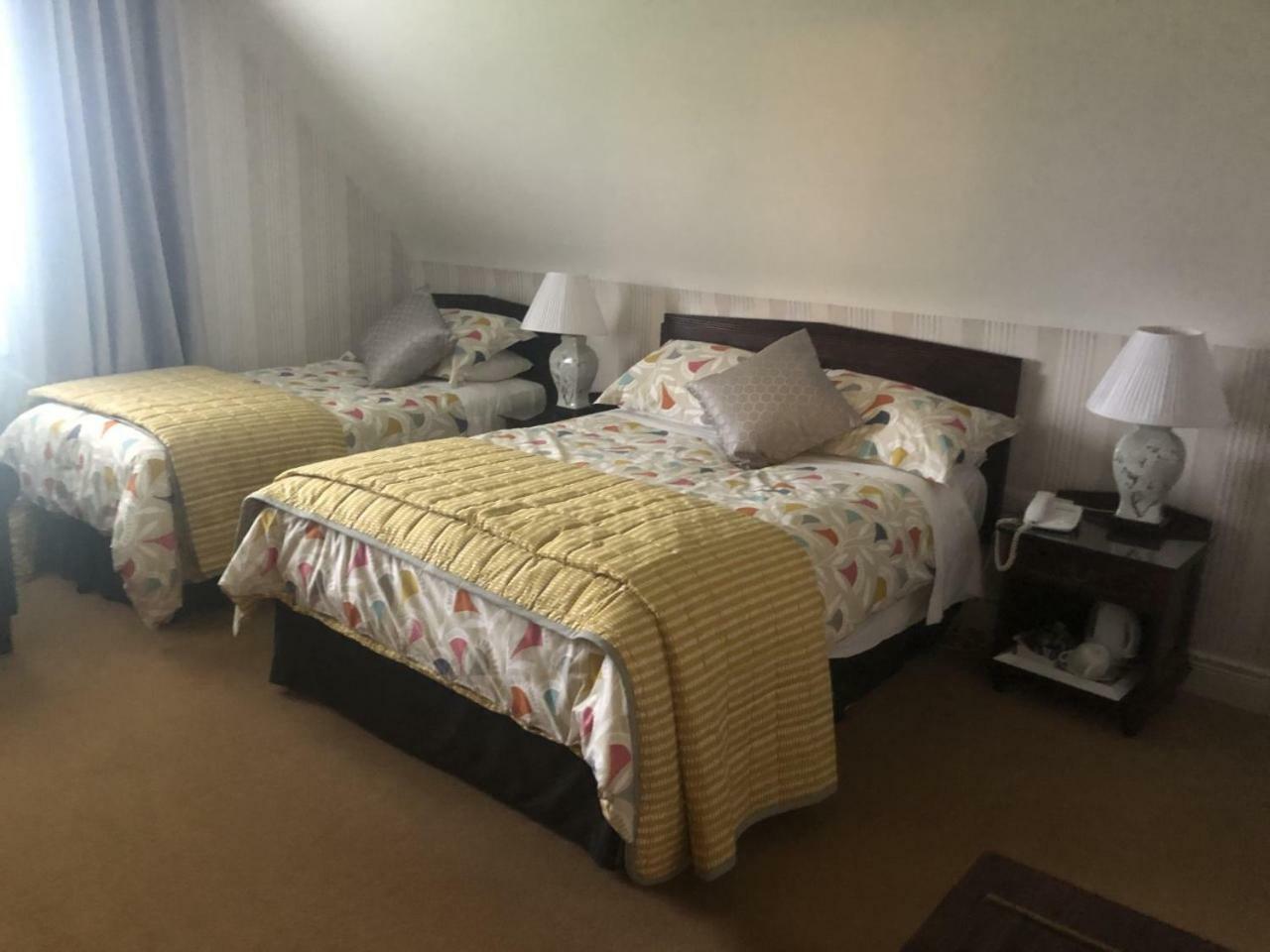 Caldhame Lodge Crumlin  Екстериор снимка